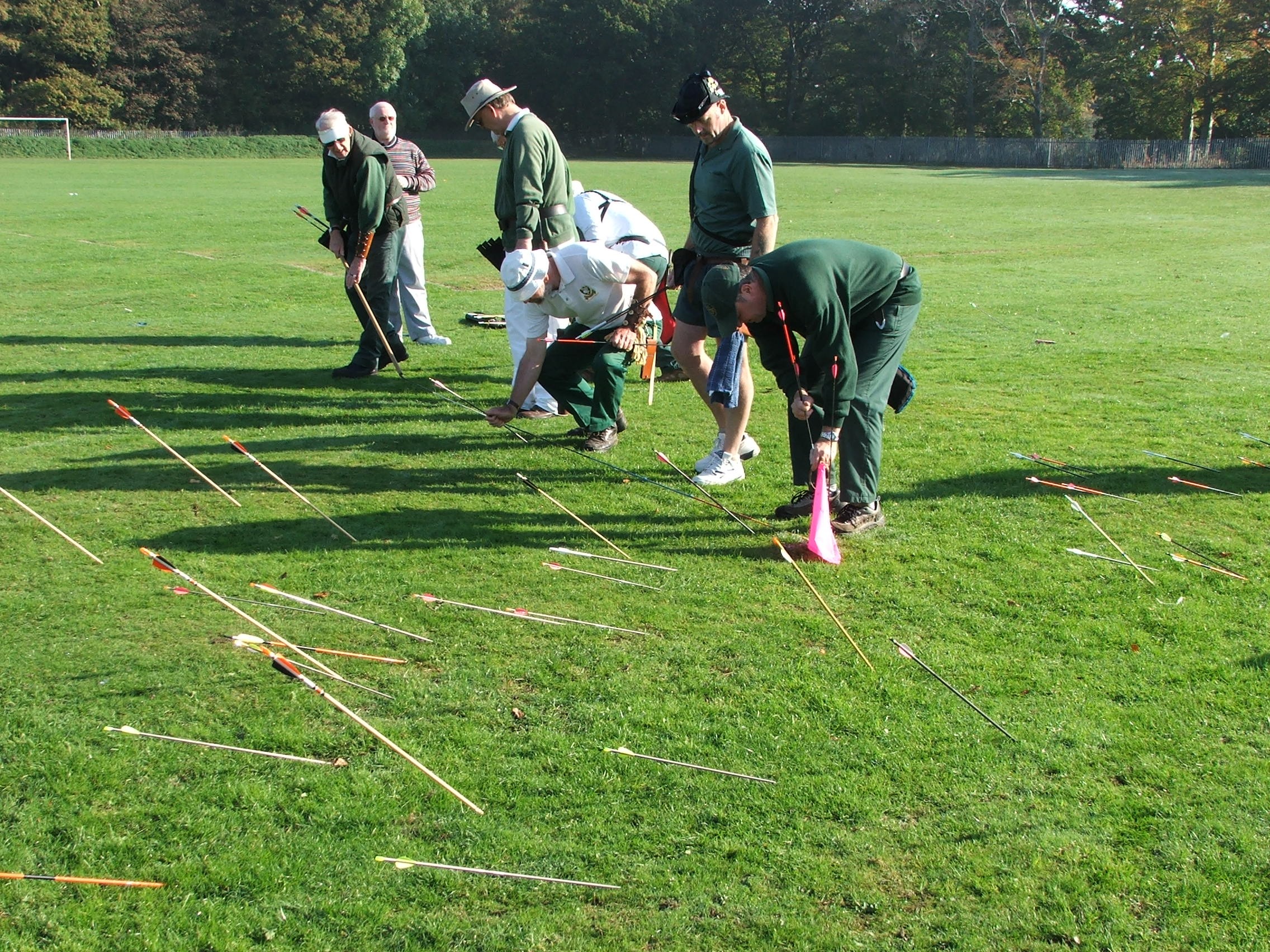 Clout_Archery_Collecting_Arrows